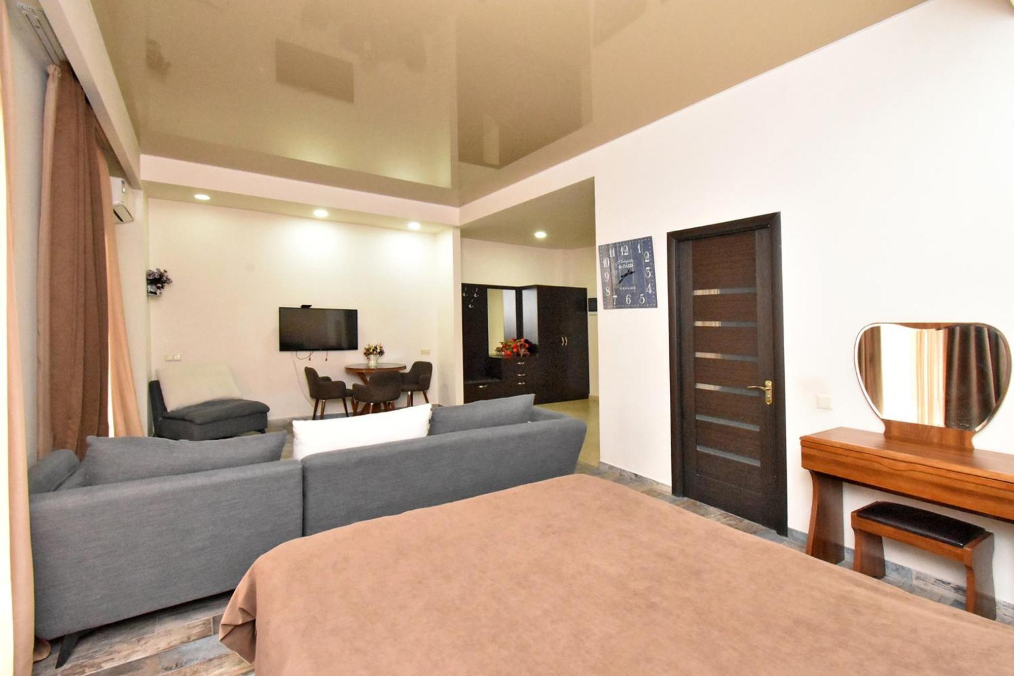 Yars Apartments เยเรวาน ภายนอก รูปภาพ