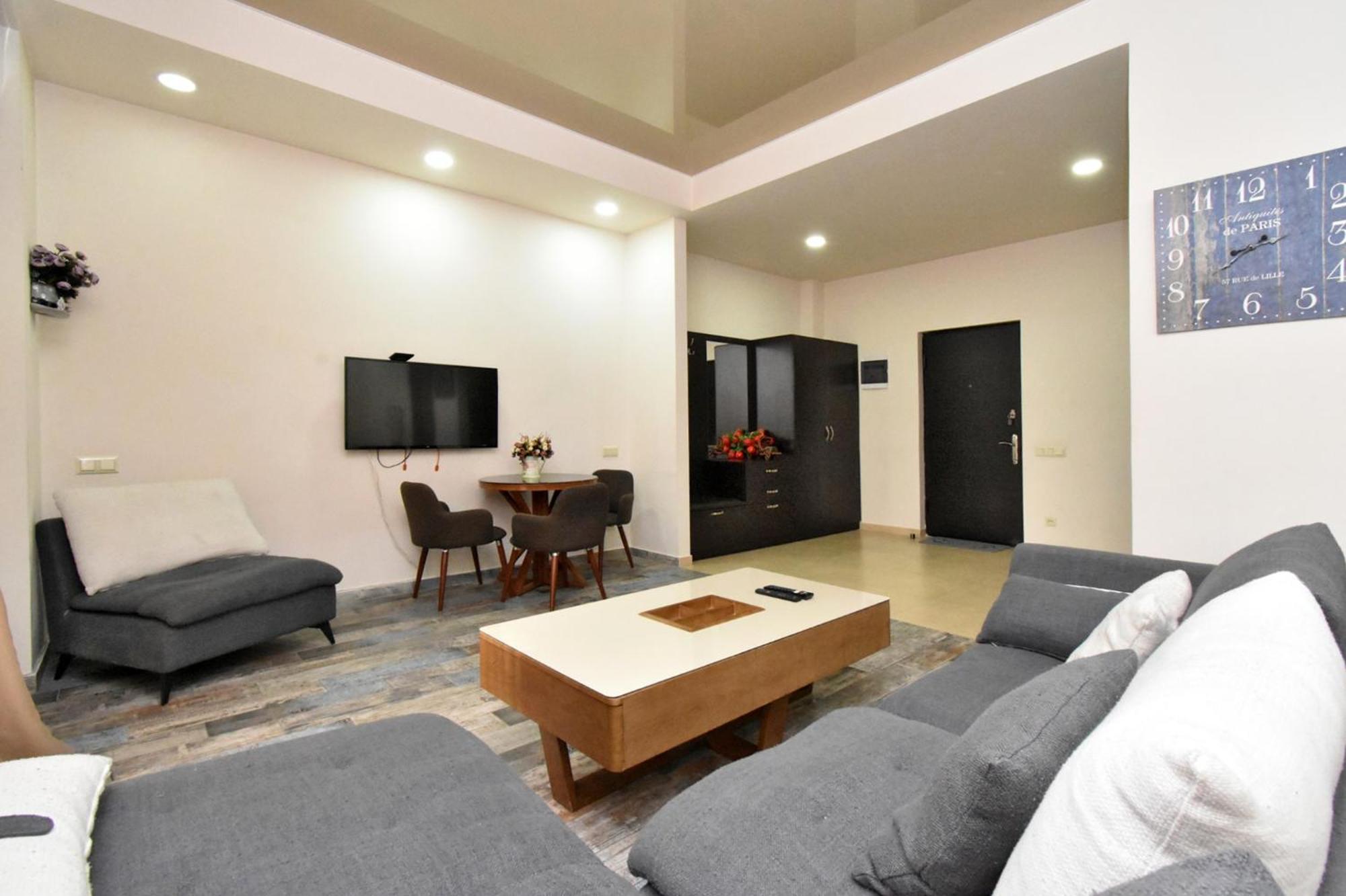 Yars Apartments เยเรวาน ภายนอก รูปภาพ